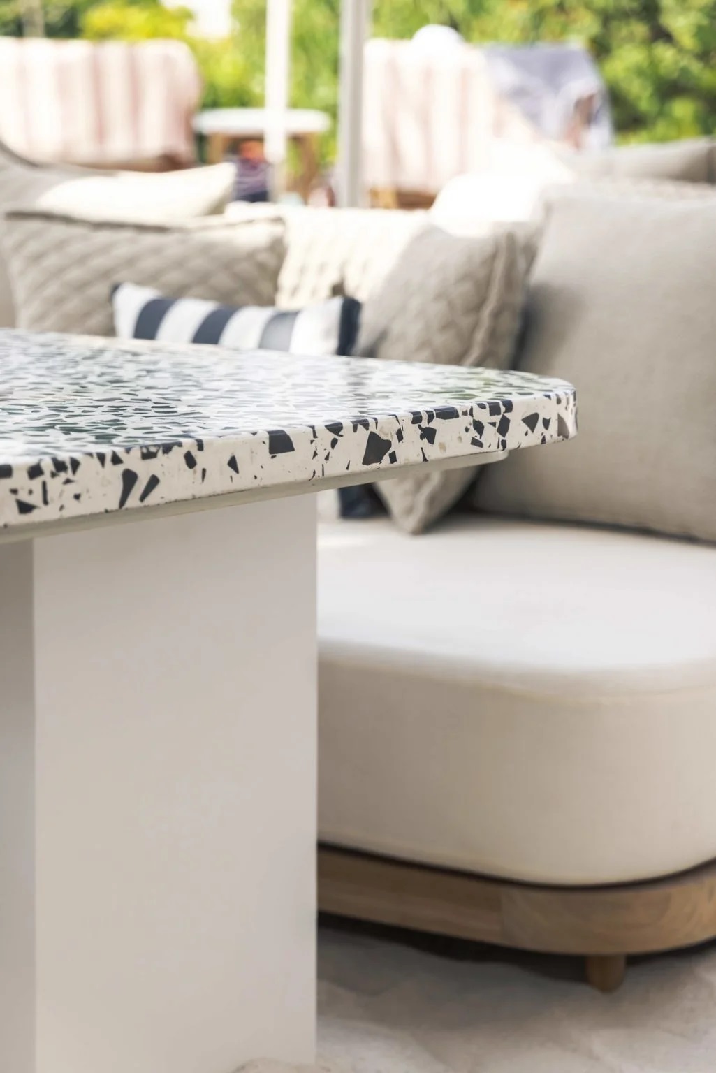 The-305-Restaurant-Furniture-Image-9