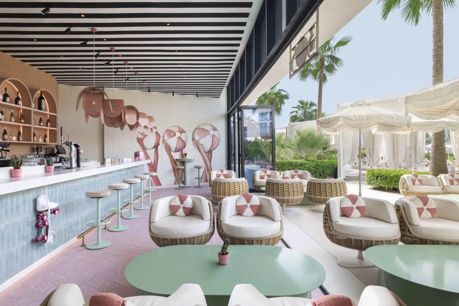 The-305-Restaurant-Furniture-Image